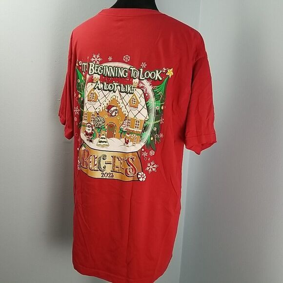 Buc-ees Christmas 2023 T-shirt Short Sleeve Beginning To Look A Lot Like Red XL - Picture 5 of 9